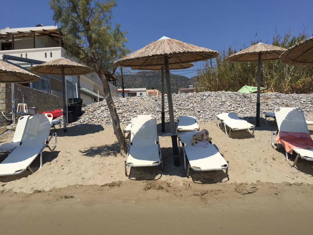 Eva Rooms Makrýgialos Exterior foto