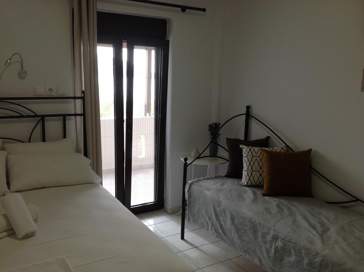 Eva Rooms Makrýgialos Exterior foto